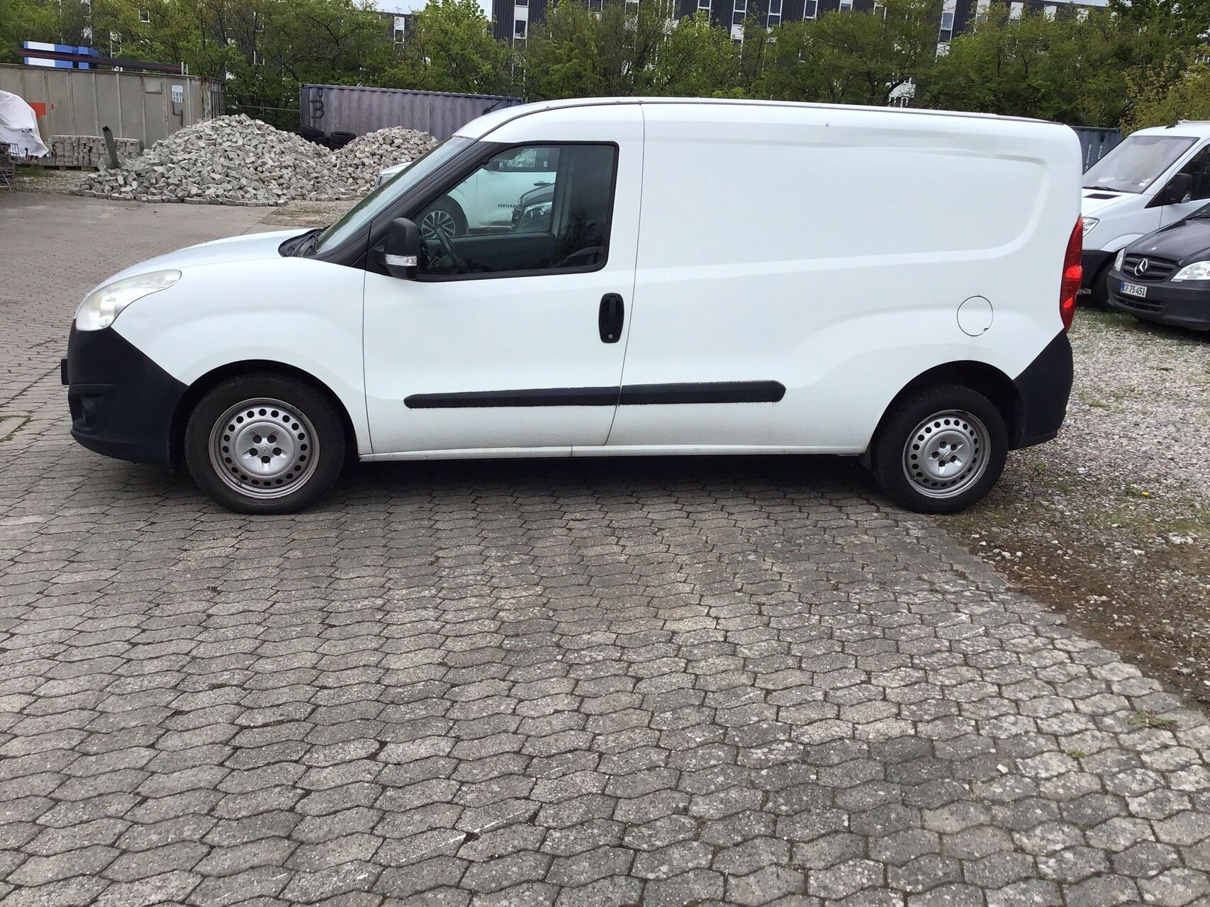 Hvid Opel Combo fra 2017
