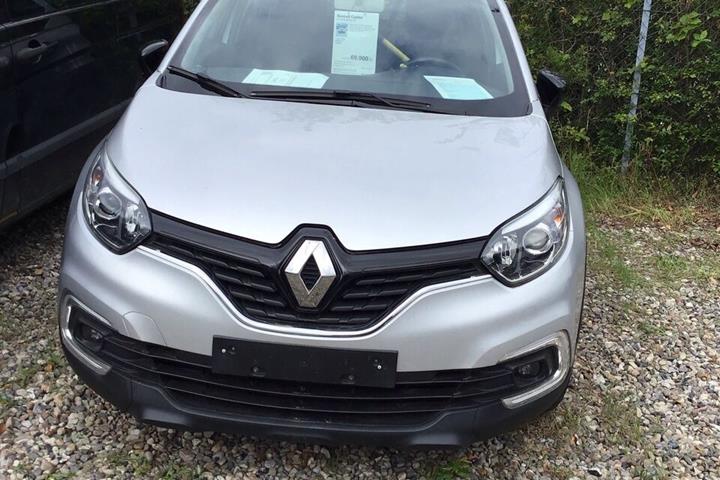 Sølv Renault Captur fra 2017