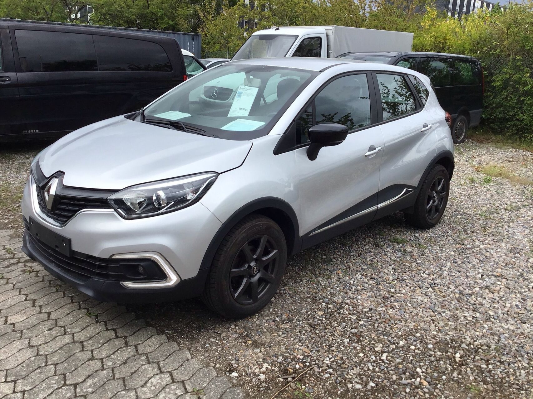 Sølv Renault Captur fra 2017