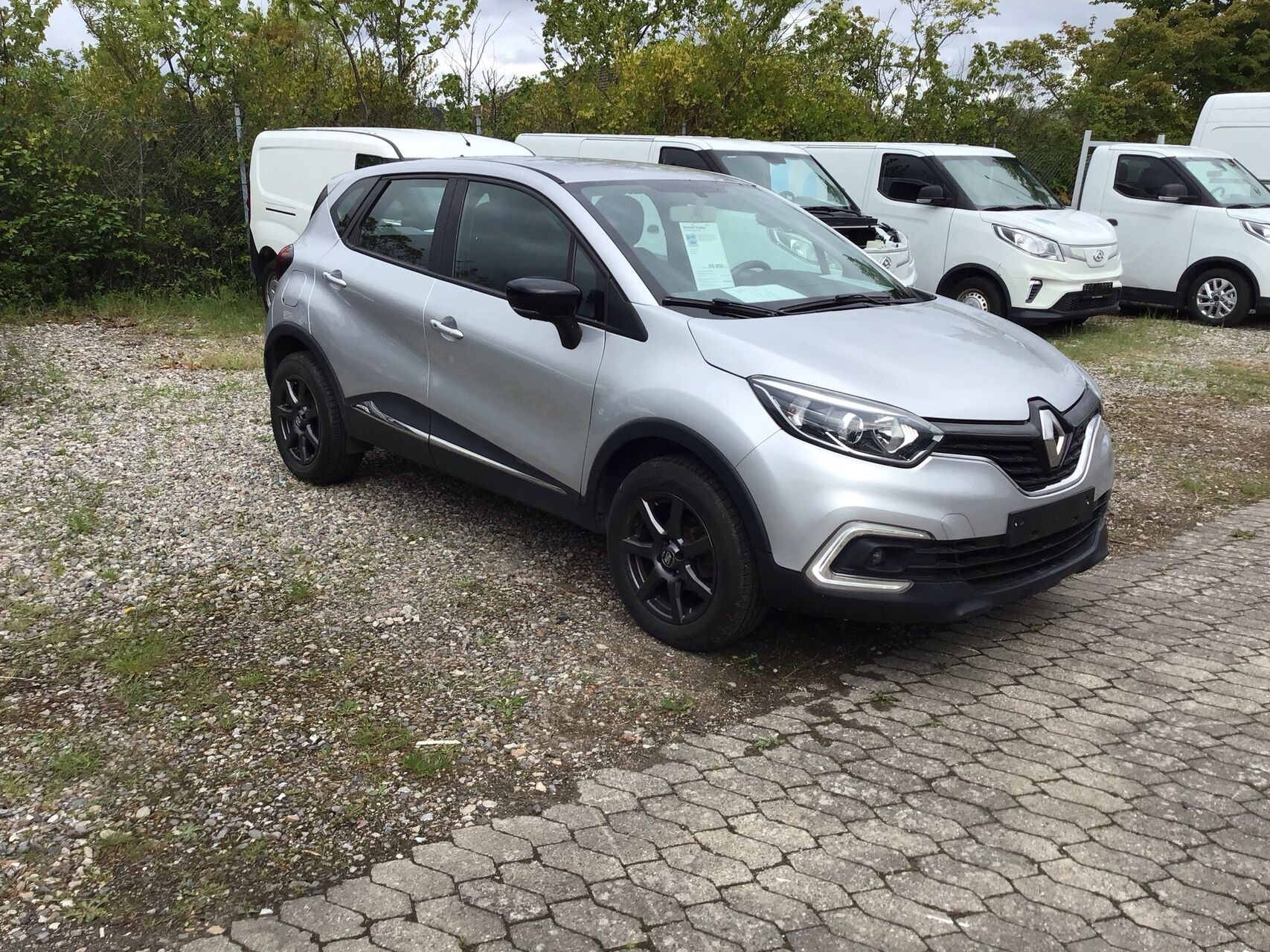 Sølv Renault Captur fra 2017