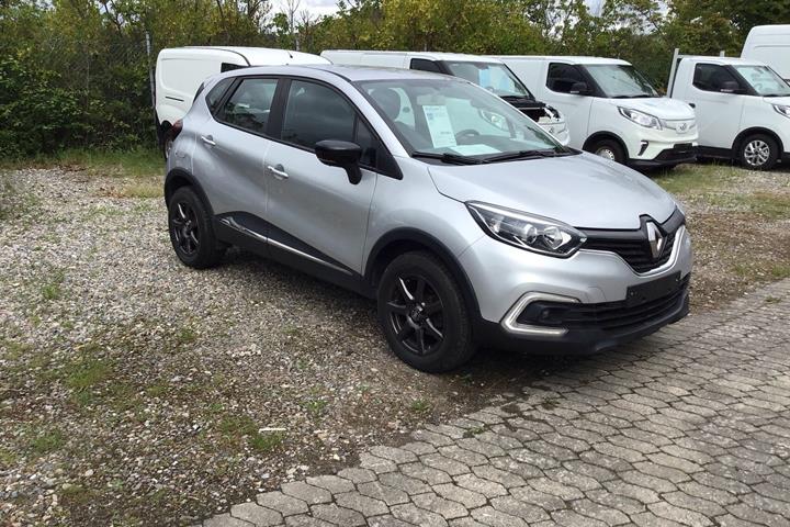 Sølv Renault Captur fra 2017