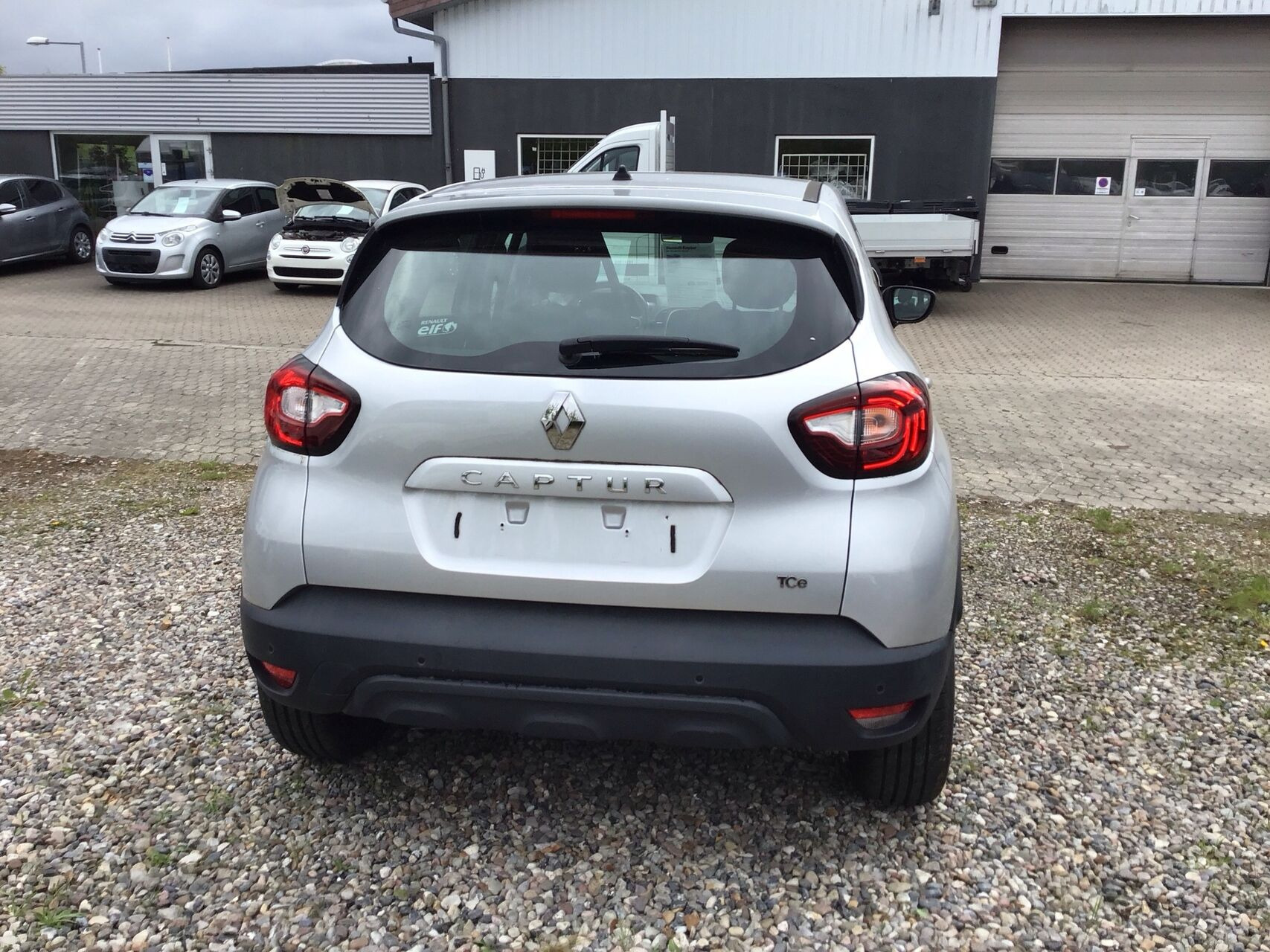 Sølv Renault Captur fra 2017