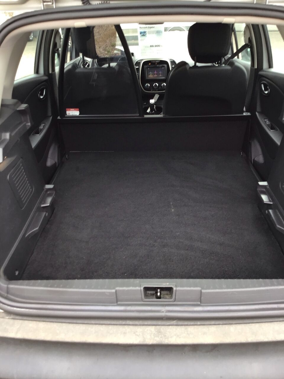Sølv Renault Captur fra 2017