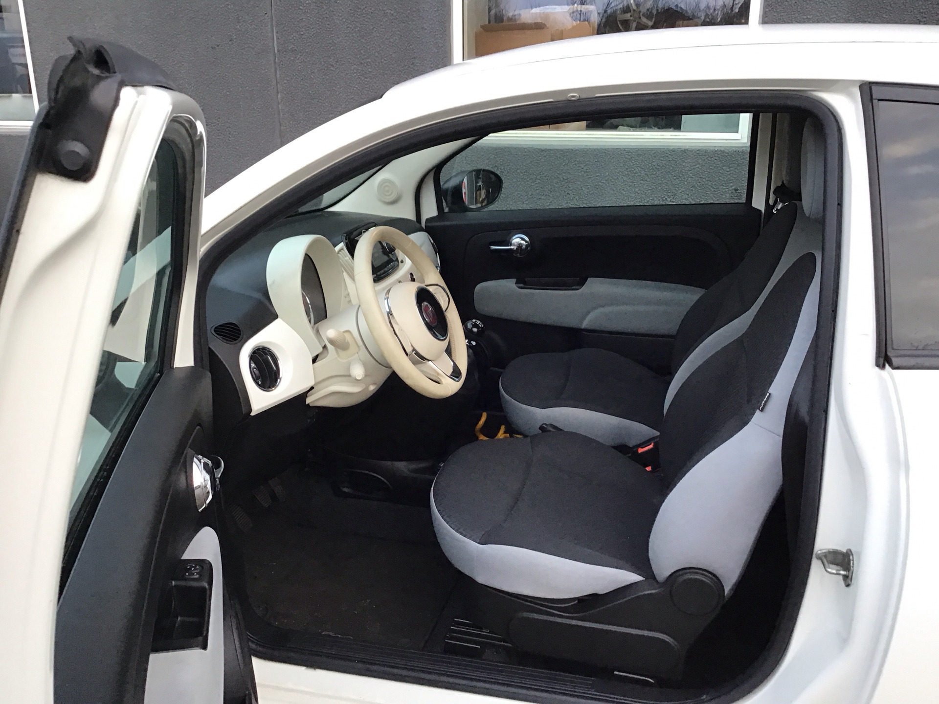 Hvid Fiat 500 fra 2021