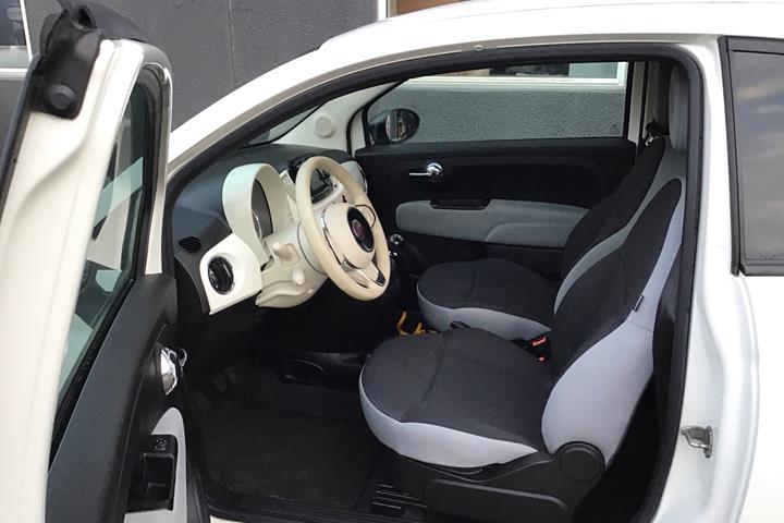 Hvid Fiat 500 fra 2021