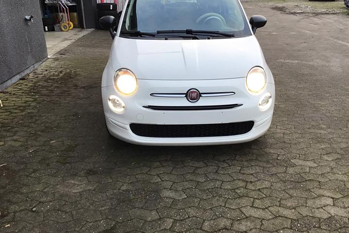 Hvid Fiat 500 fra 2021