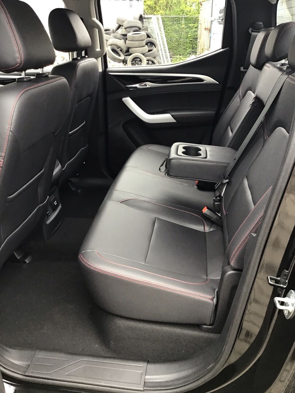 Sort Maxus eT90 fra 2025