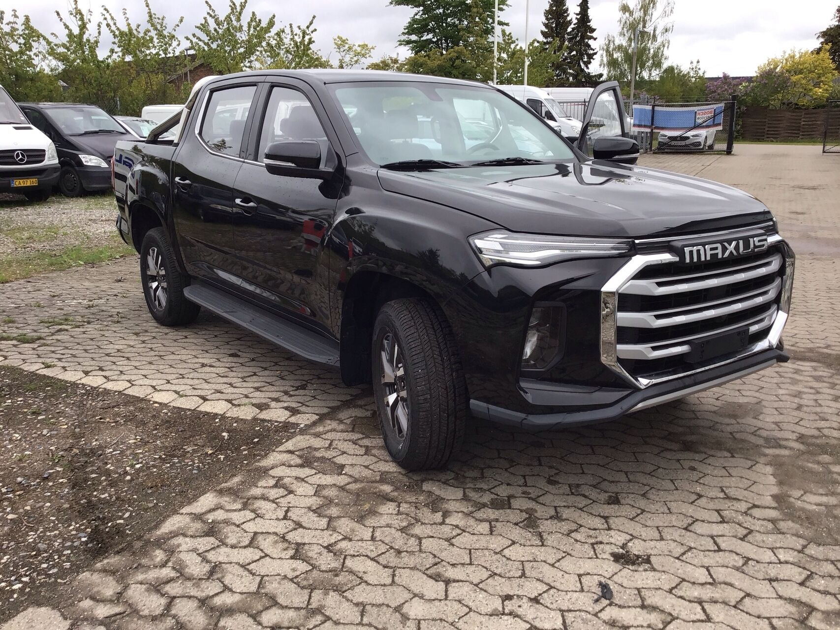 Sort Maxus eT90 fra 2025
