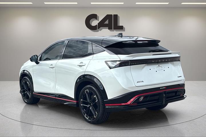 Hvid Nissan Ariya fra 2026
