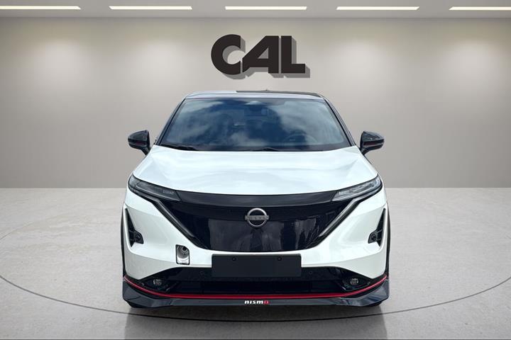 Hvid Nissan Ariya fra 2026