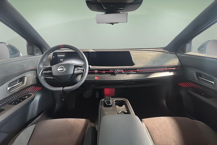 Hvid Nissan Ariya fra 2026
