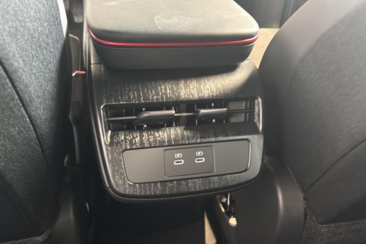 Hvid Nissan Ariya fra 2026
