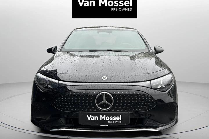Sort Mercedes CLA250+ fra 2026