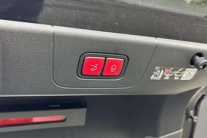 Sort Mercedes CLA250+ fra 2026