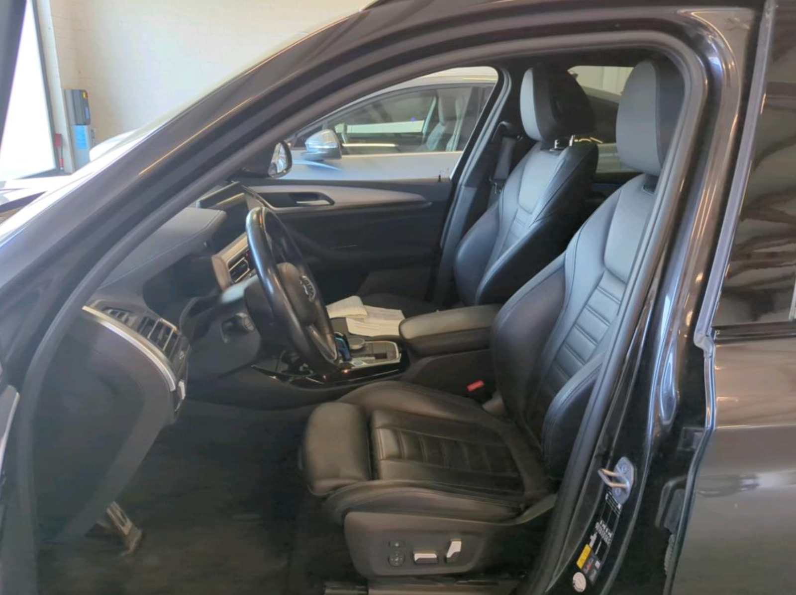 Sort BMW iX3 fra 2022