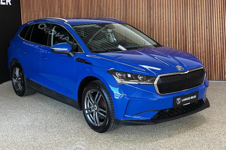 Blå Skoda Enyaq fra 2022