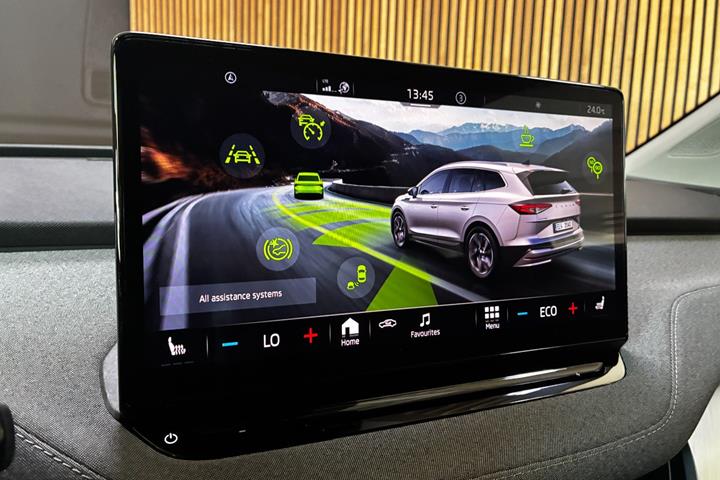 Blå Skoda Enyaq fra 2022