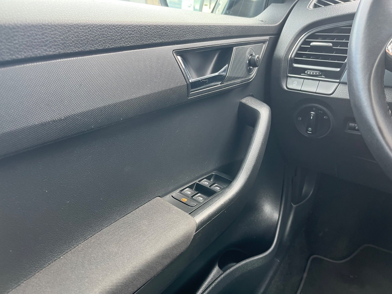 Grå Skoda Fabia fra 2021