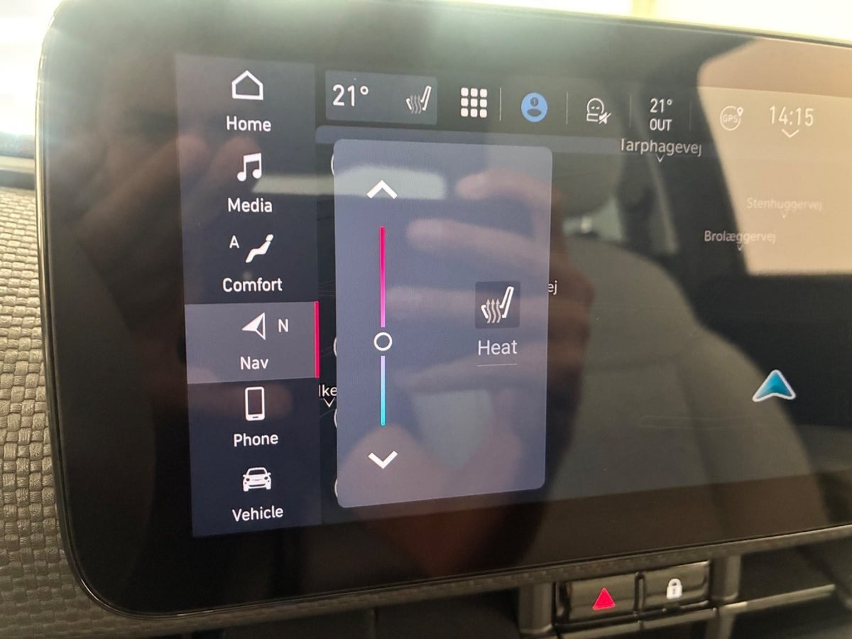 Grå Fiat 500e fra 2023