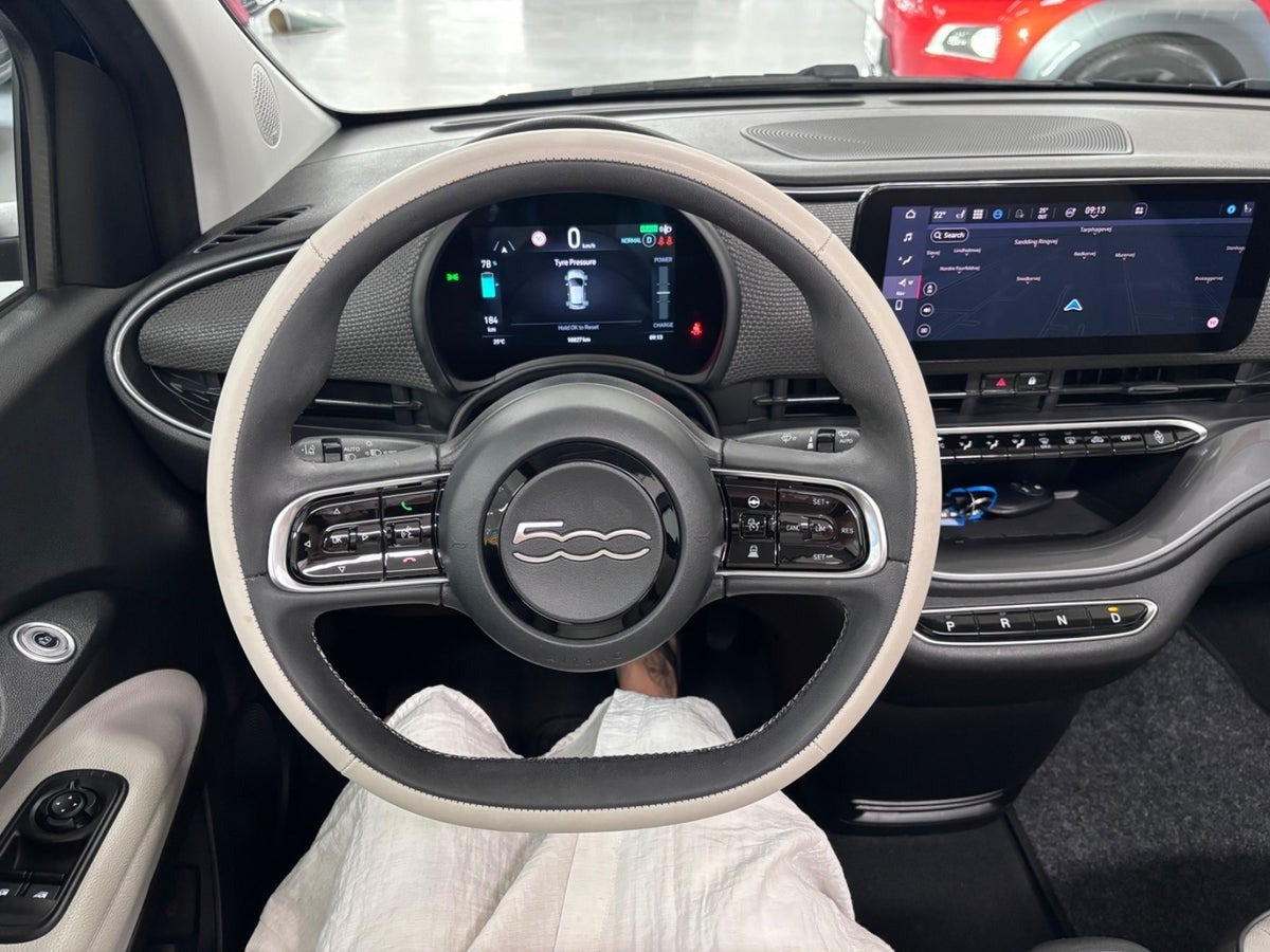 Grøn Fiat 500e fra 2024