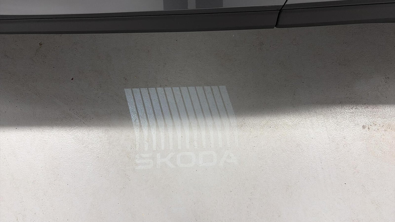 Grå Skoda Elroq fra 2026