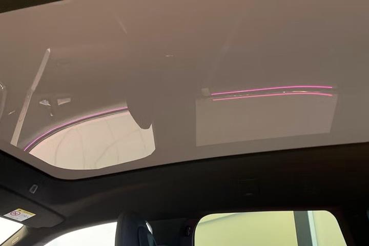 Sort BMW iX fra 2026