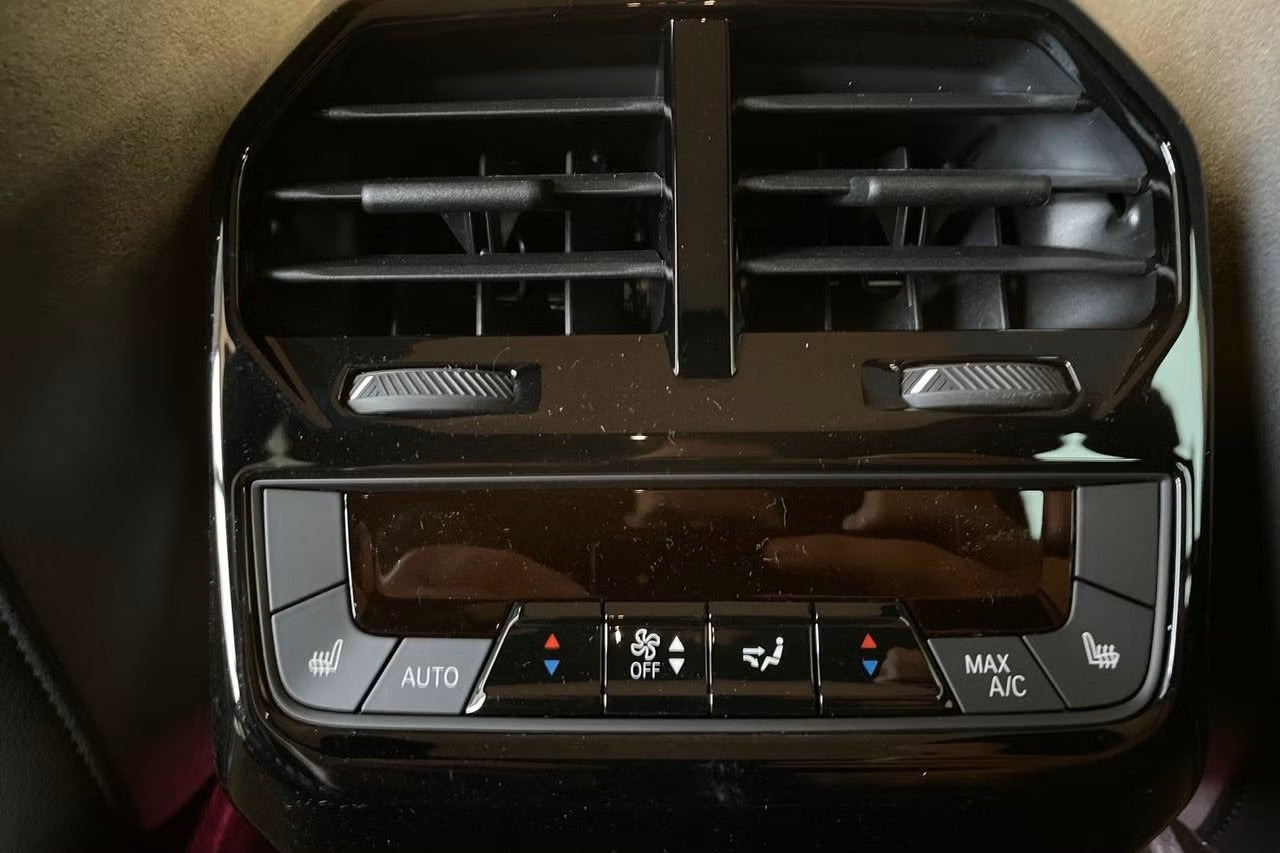 Sort BMW iX fra 2026