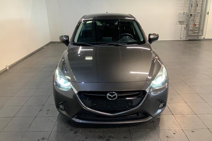 Grå Mazda 2 fra 2015