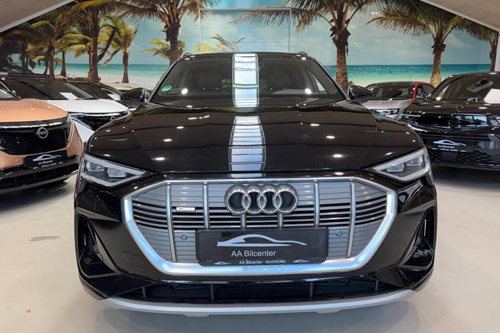 Sort Audi e-tron fra 2023