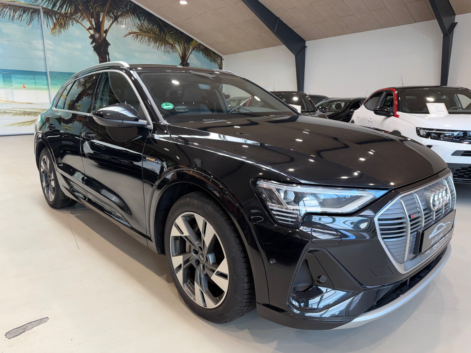 Sort Audi e-tron fra 2023