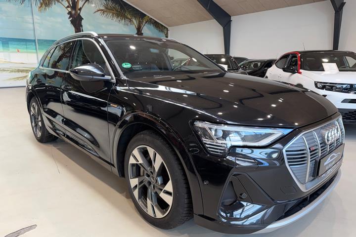 Sort Audi e-tron fra 2023