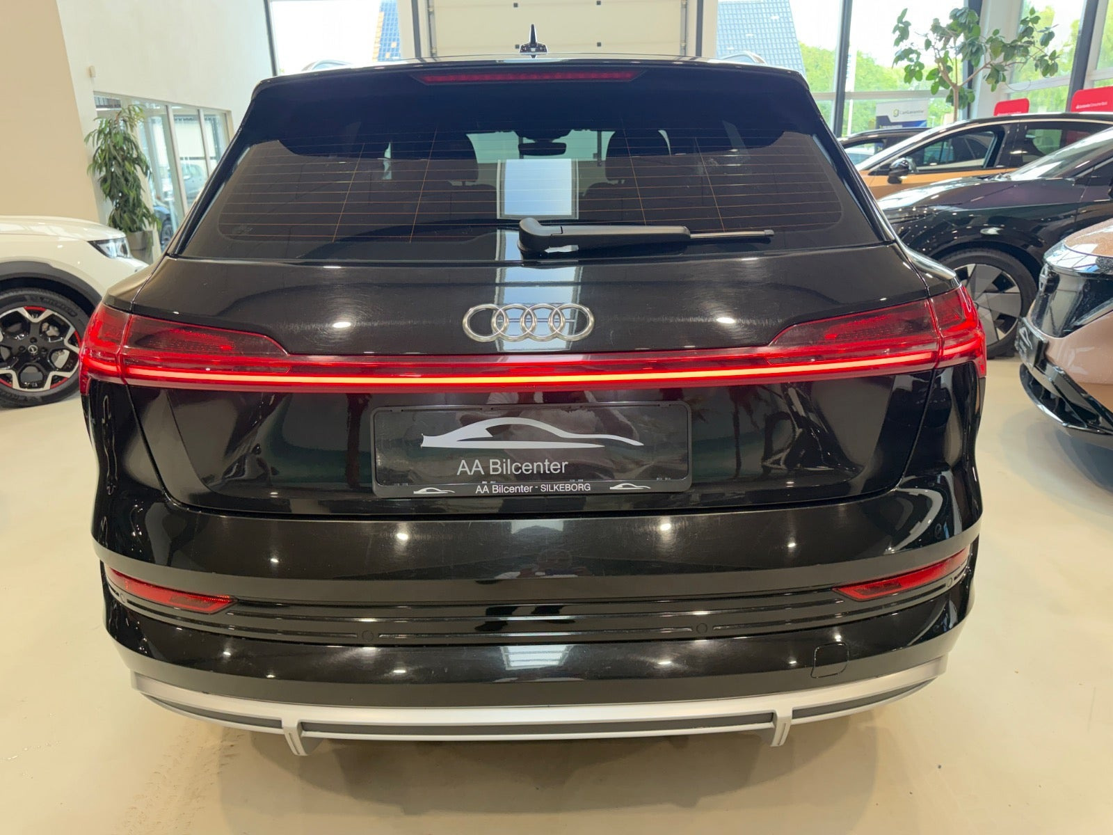 Sort Audi e-tron fra 2023