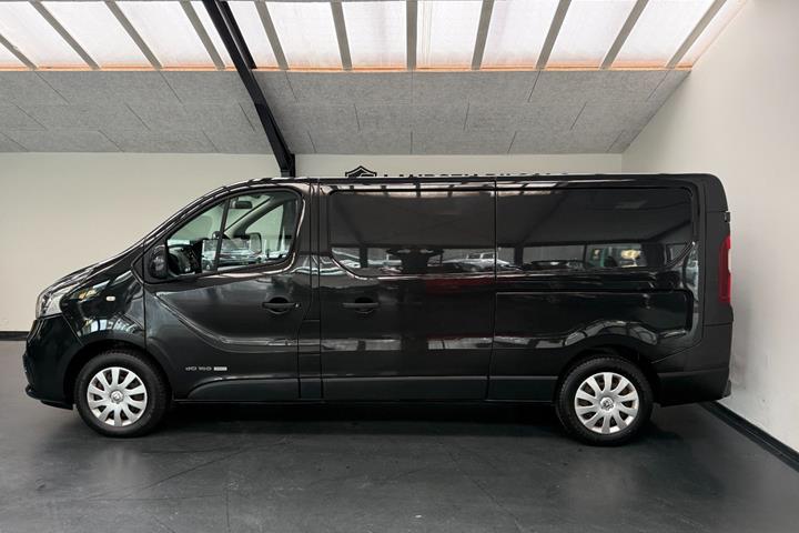 Sort Renault Trafic T29 fra 2016