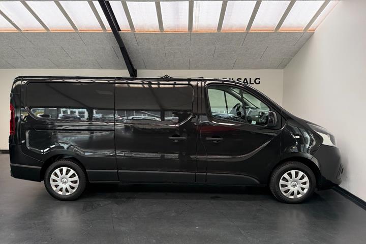 Sort Renault Trafic T29 fra 2016