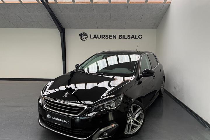 Sort Peugeot 308 fra 2015