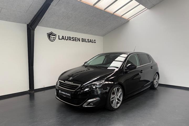 Sort Peugeot 308 fra 2015