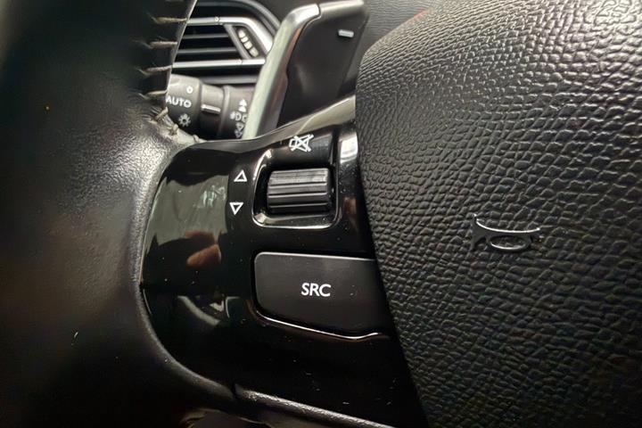 Sort Peugeot 308 fra 2015
