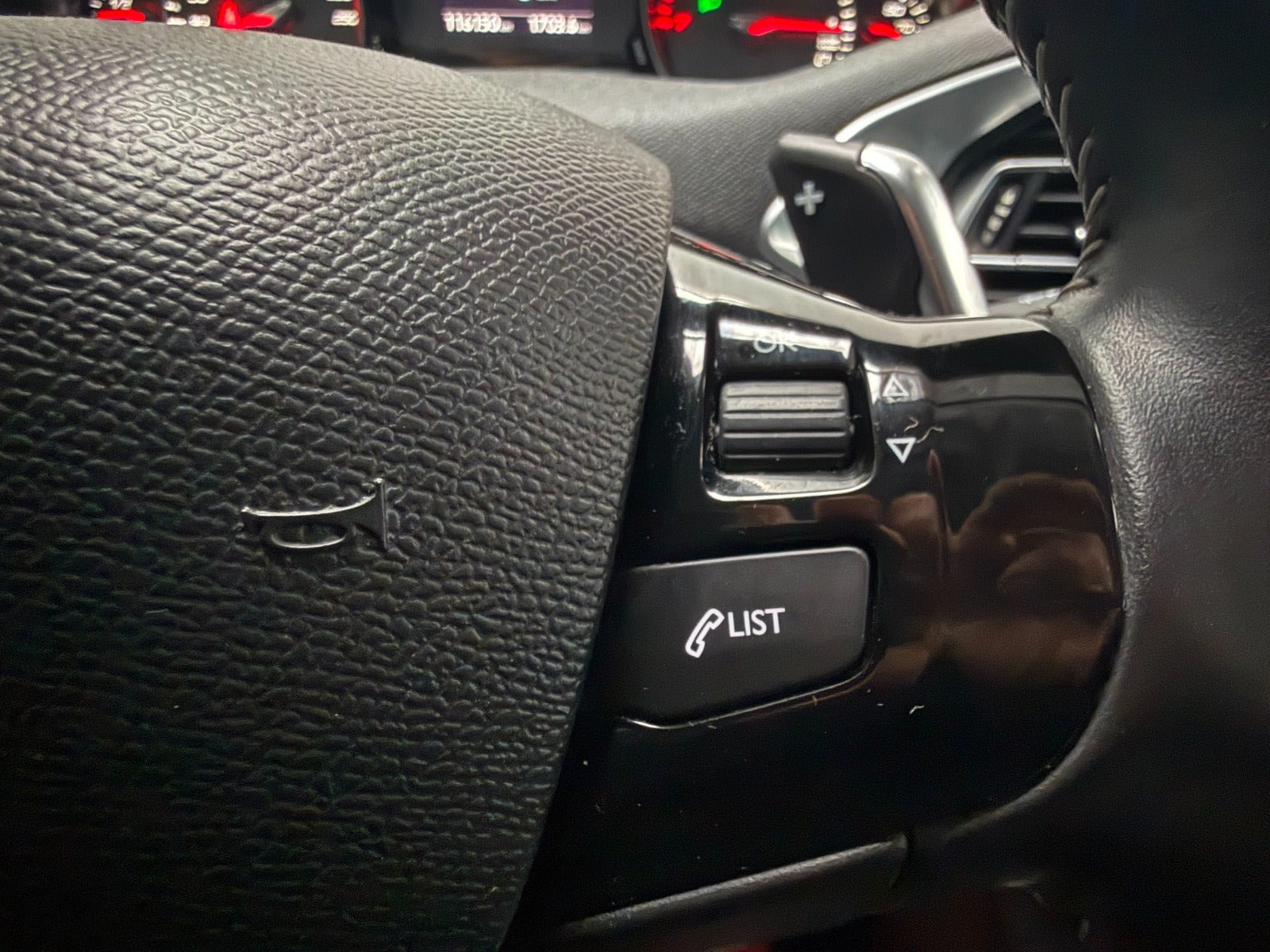 Sort Peugeot 308 fra 2015