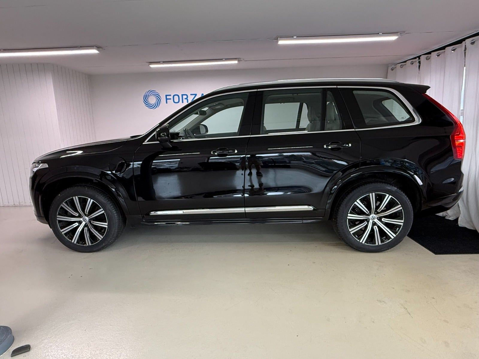 Sort Volvo XC90 fra 2022