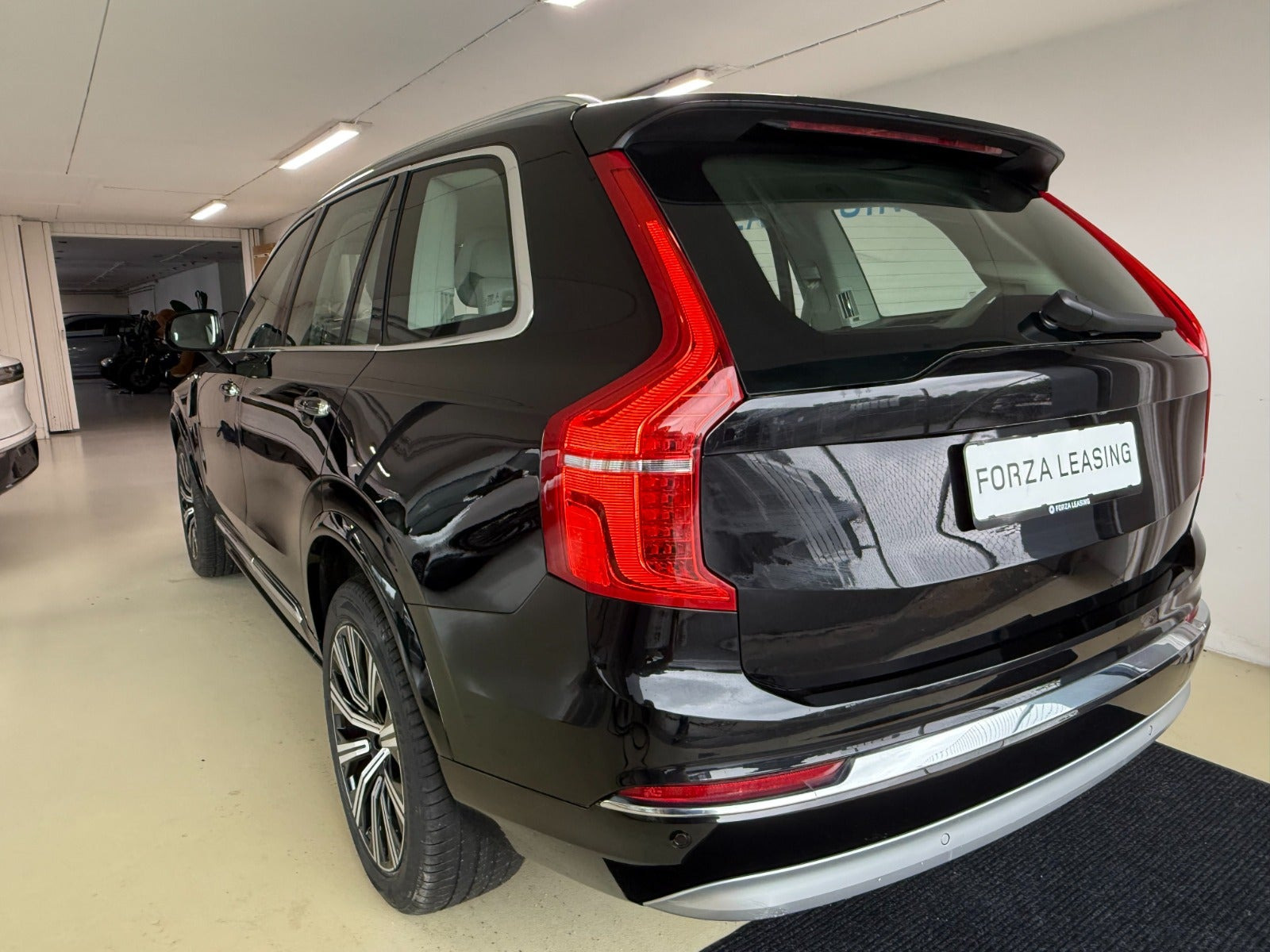Sort Volvo XC90 fra 2022