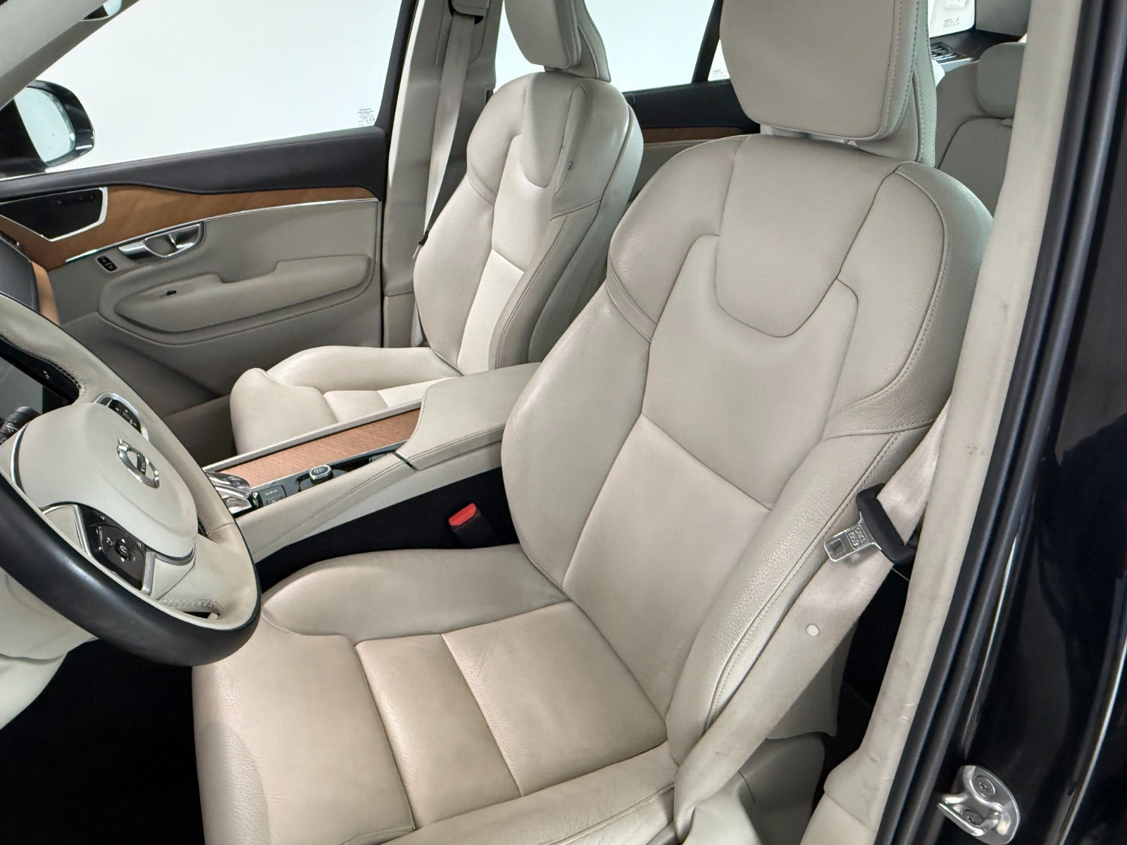 Sort Volvo XC90 fra 2022