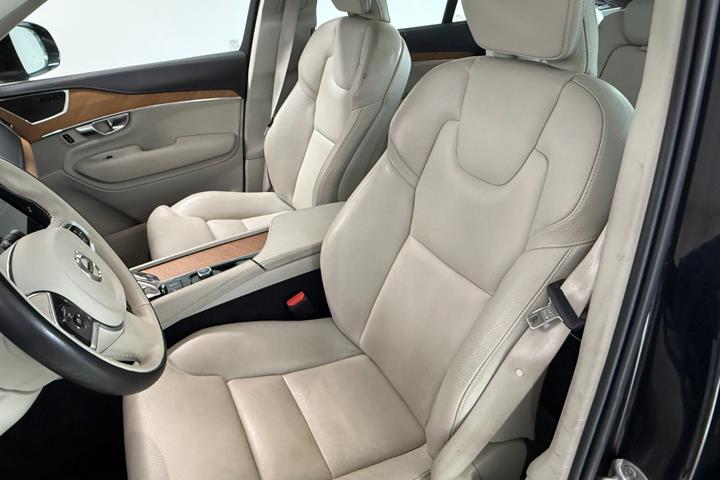 Sort Volvo XC90 fra 2022