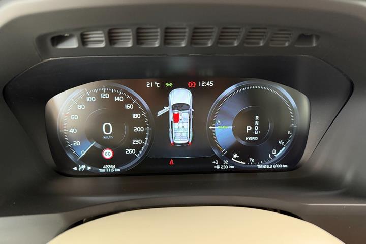 Sort Volvo XC90 fra 2022