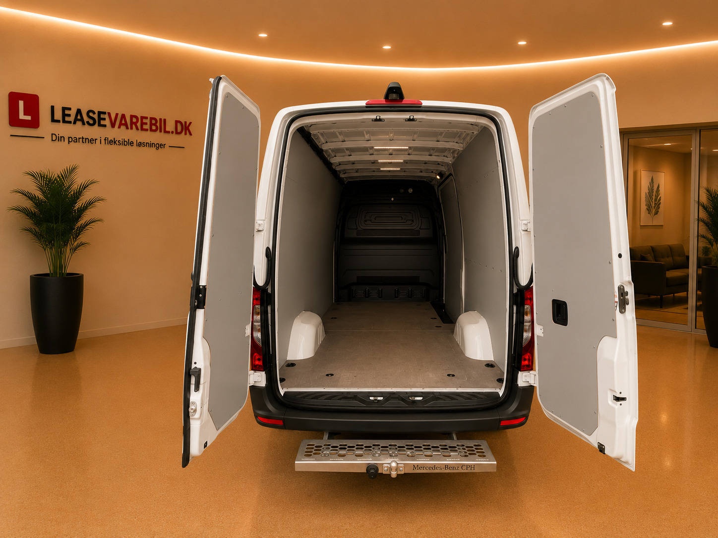 Hvid Mercedes Sprinter 317 fra 2021