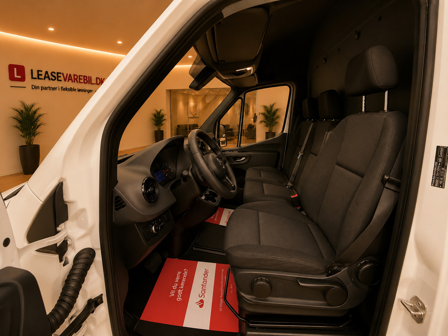 Hvid Mercedes Sprinter 317 fra 2021