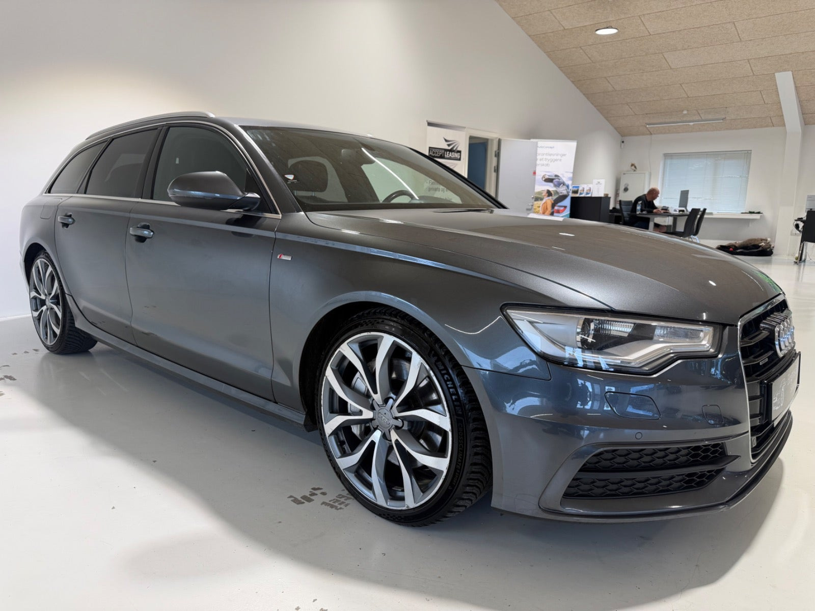 Audi A6 3,0 TFSi S-line Avant quattro S-tr.