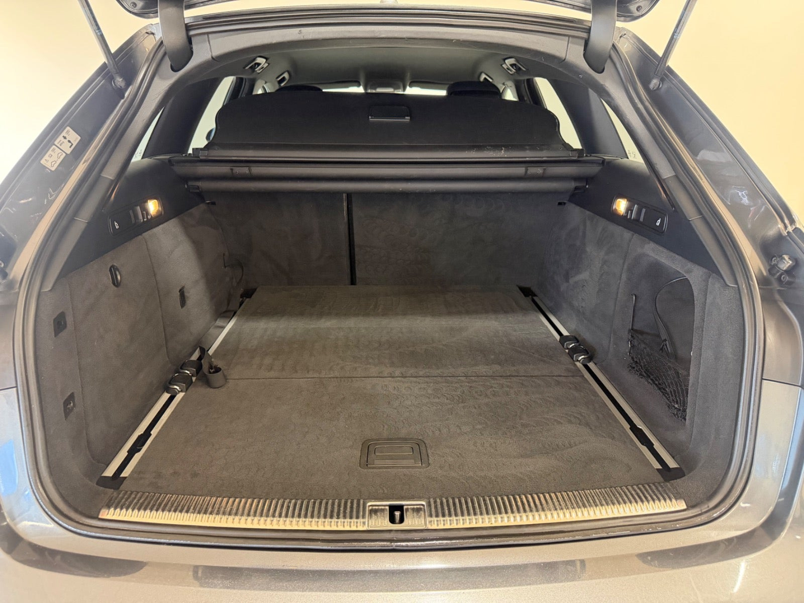Grå Audi A6 fra 2014
