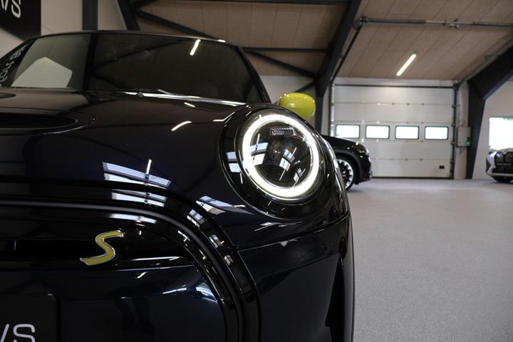 Sort Mini Cooper SE fra 2021
