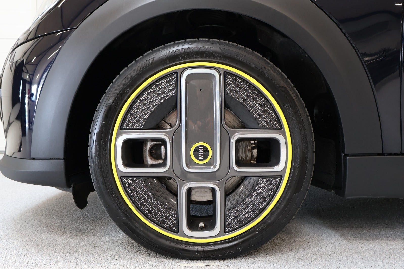 Sort Mini Cooper SE fra 2021