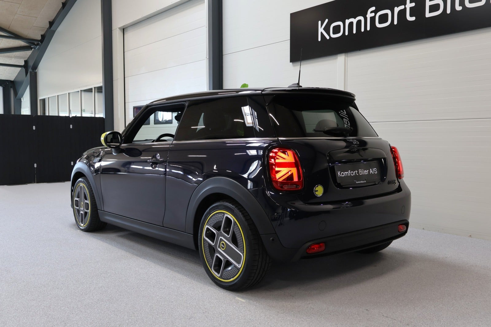 Sort Mini Cooper SE fra 2021